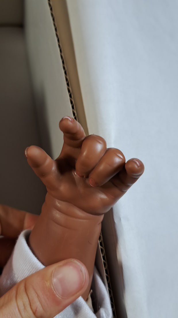 Ashton Drake Galleries Jasmine Goes To Grandma's Doll With Box - 3