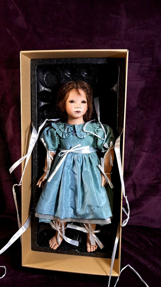 Annette Himstedt Annabella Porcelain Doll With Coa And Box (1 of 13)