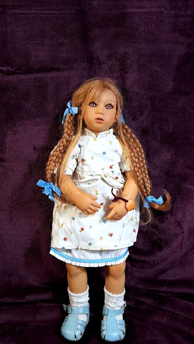 Annette Himstedt Lonneke Doll With Coa And Box (1 of 13)