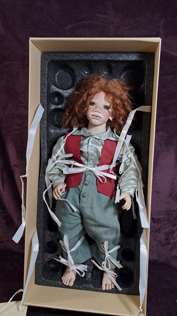 Annette Himstedt Lika Porcelain Doll With Coa And Box (1 of 13)