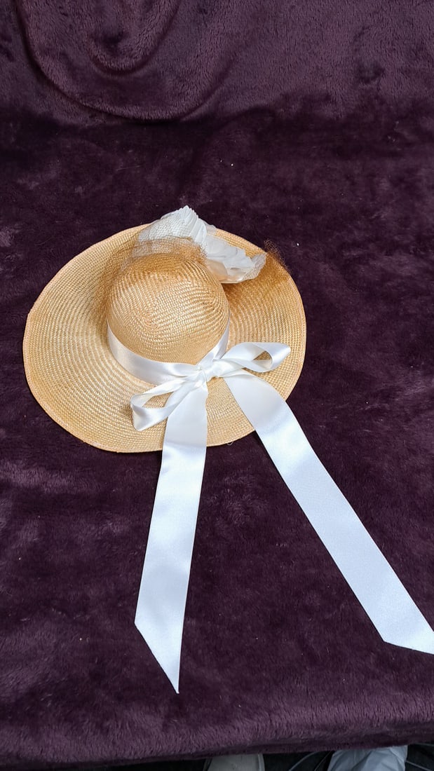 Karen Anderson Blandford Adelaide 4/10 With Hat And Coa - 10