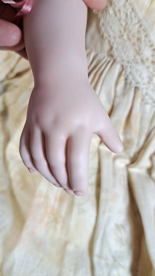 Colleen Phillips Bru Jne 15 1997 Porcelain Doll - 4