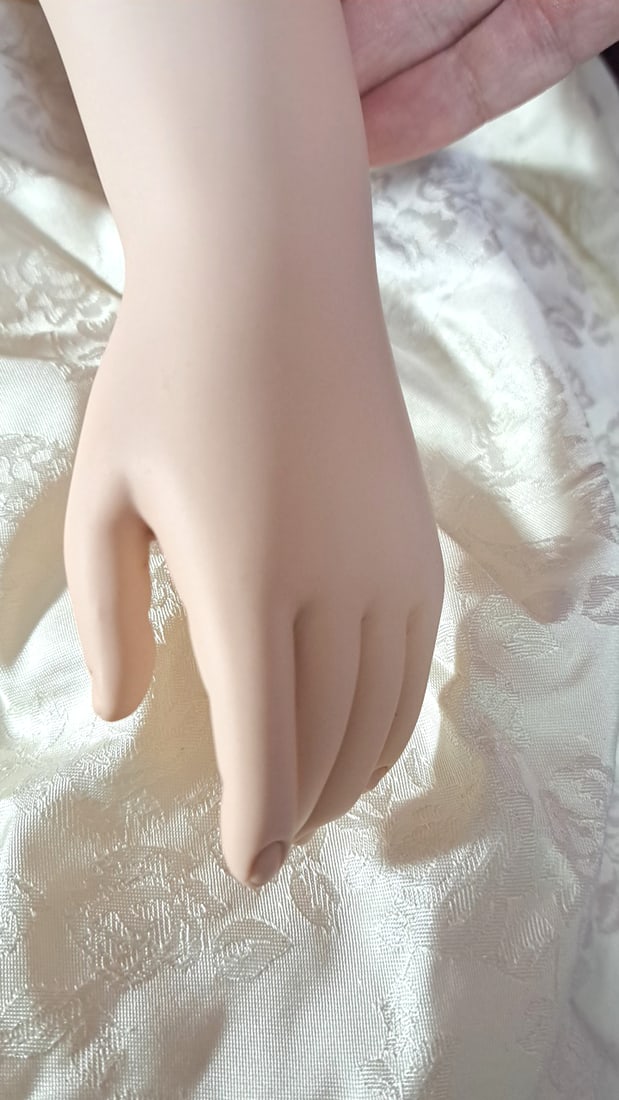 Atlier Ruth Treffeisen Bernadette Artist Made Porcelain Doll With Signed Card And Hat - 4
