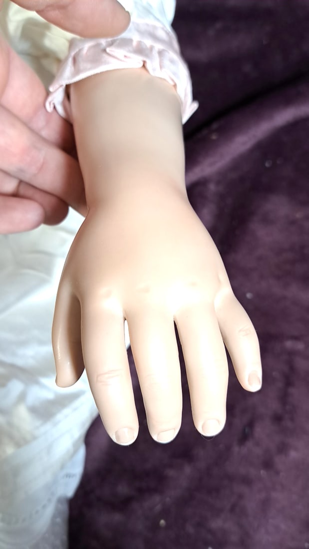 Hildegard Gunzel Lea Wax On Porcelain Doll With Box - 5