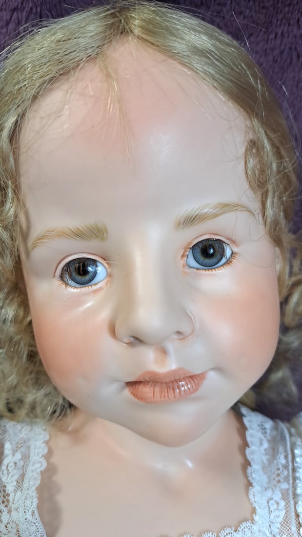 Hildegard Gunzel Mary Rose Wax On Porcelain Doll With Coa, Box, Flower Tiera And Bird - 2