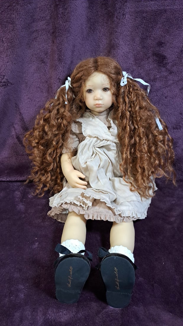 Annette Himstedt Esme Doll With Box And Coa: Please read descriptions and examine pictures carefully. Take into account shipping when bidding. 36x15x20 15lbs Height: 15 Width: 20 Low Estimate: 50.00 High Estimate: 450.00