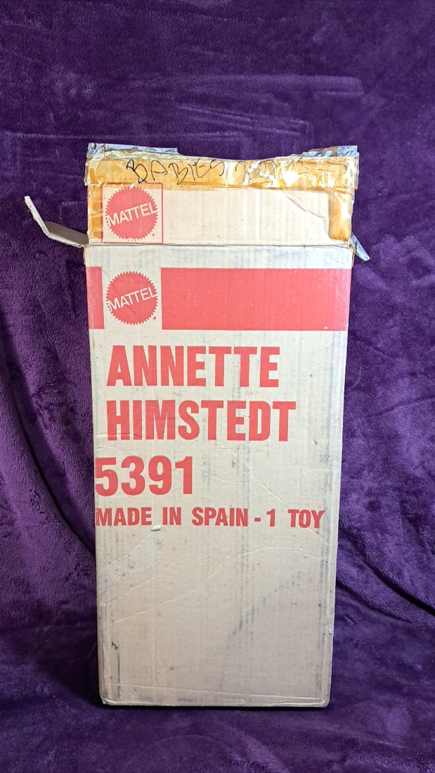 Annette Himstedt Freeke With Box And Stand - 12