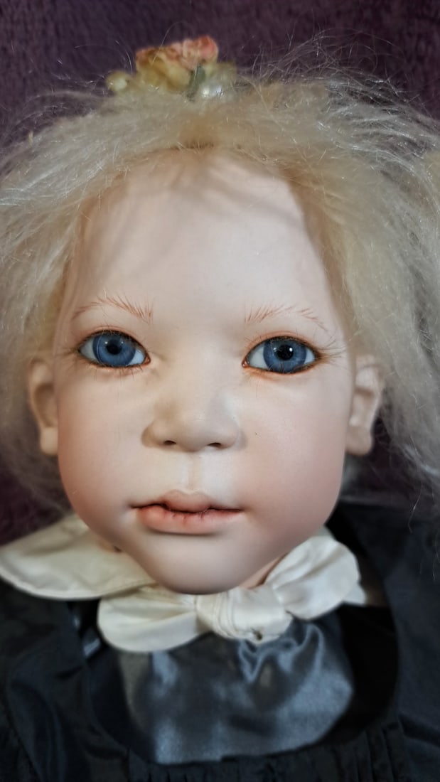 Annette Himstedt Lisa Porcelain Doll With Box - 2