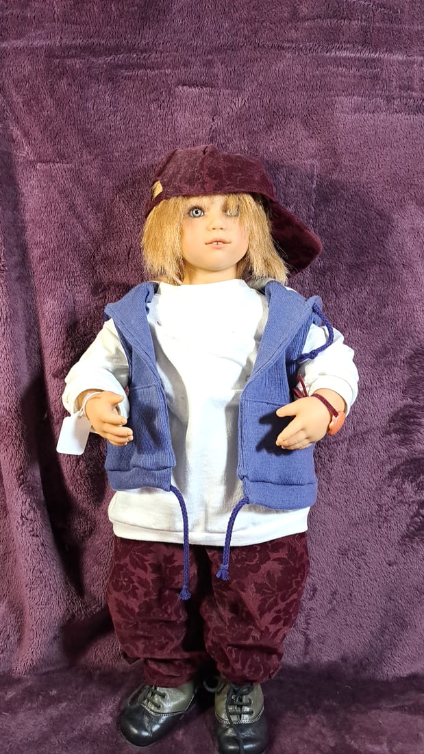 Annette Himstedt Oscar Doll: Please read descriptions and examine pictures carefully. Take into account shipping when bidding. 36x20x15 15lbs Height: 20 Width: 15 Low Estimate: 50.00 High Estimate: 700.00