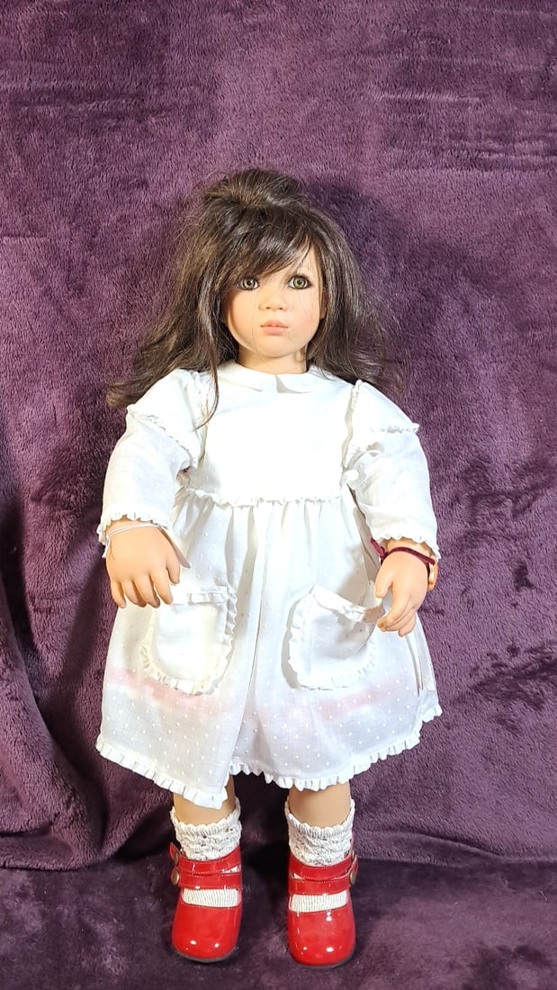 Annette Himstedt Anna Doll: Please read descriptions and examine pictures carefully. Take into account shipping when bidding. 36x20x15 15lbs Height: 20 Width: 15 Low Estimate: 50.00 High Estimate: 400.00
