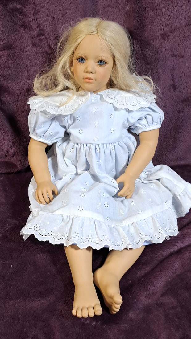 Annette Himstedt Puppen Kinder 1992/93 Blonde Blue-eyed Doll With White Dress & Box (1 of 12)
