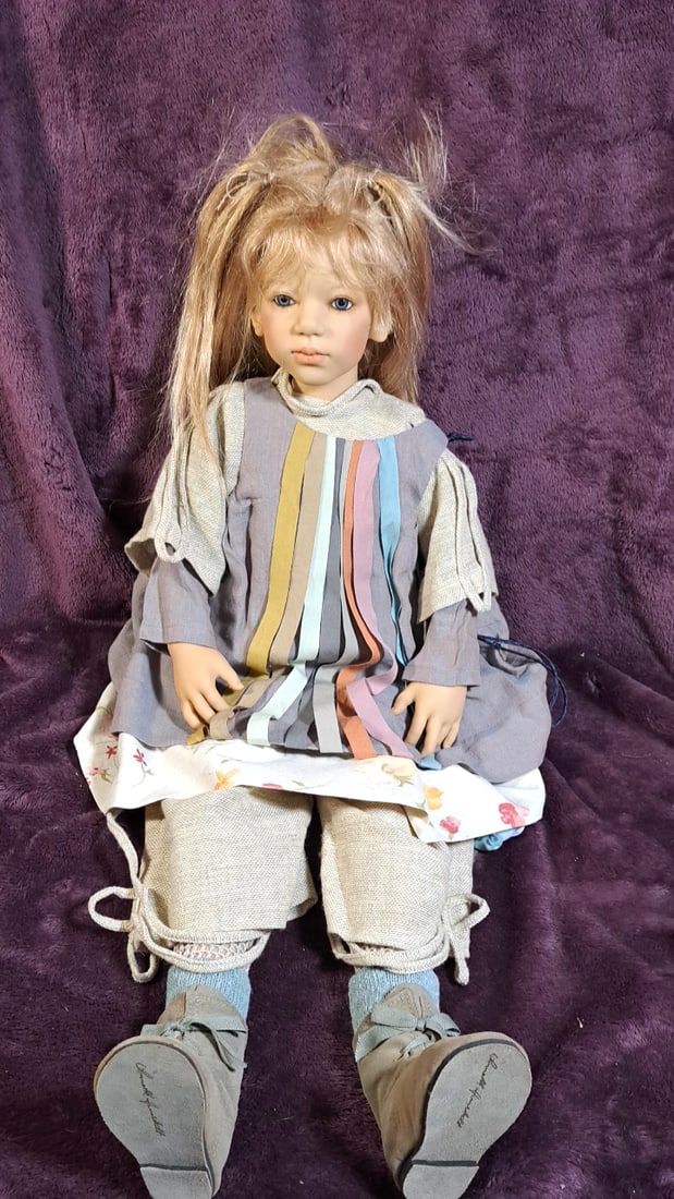 Annette Himstedt Miri Dol: Please read descriptions and examine pictures carefully. Take into account shipping when bidding. 40x20x15 15lbs Height: 20 Width: 15 Low Estimate: 50.00 High Estimate: 400.00
