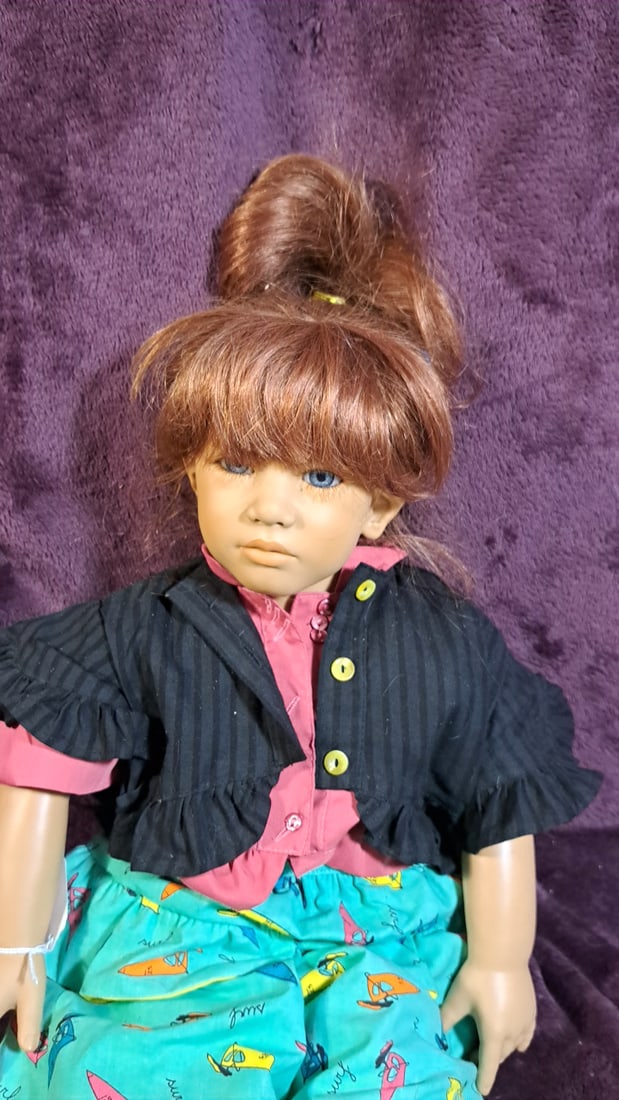 Annette Himstedt Janka Doll: Please read descriptions and examine pictures carefully. Take into account shipping when bidding. 36x15x15 15lbs Height: 15 Width: 15 Low Estimate: 50.00 High Estimate: 600.00