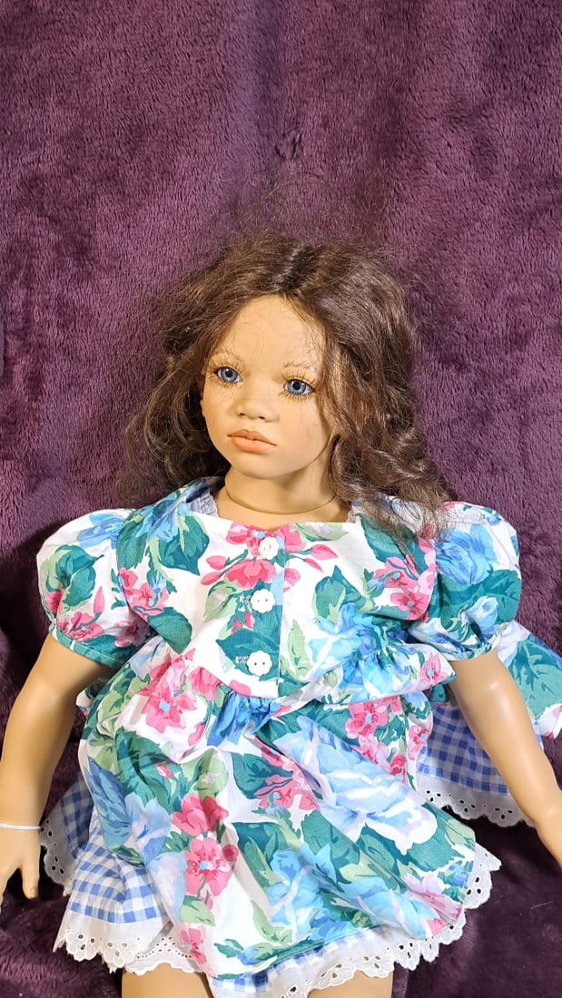 Annette Himstedt Lona Doll: Please read descriptions and examine pictures carefully. Take into account shipping when bidding. 36x15x15 15lbs Height: 15 Width: 15 Low Estimate: 50.00 High Estimate: 450.00
