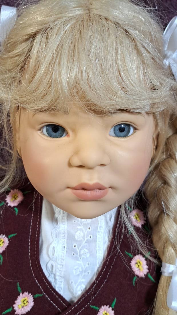 Karin Schmidt Ganseliesel Doll With Coa - 2