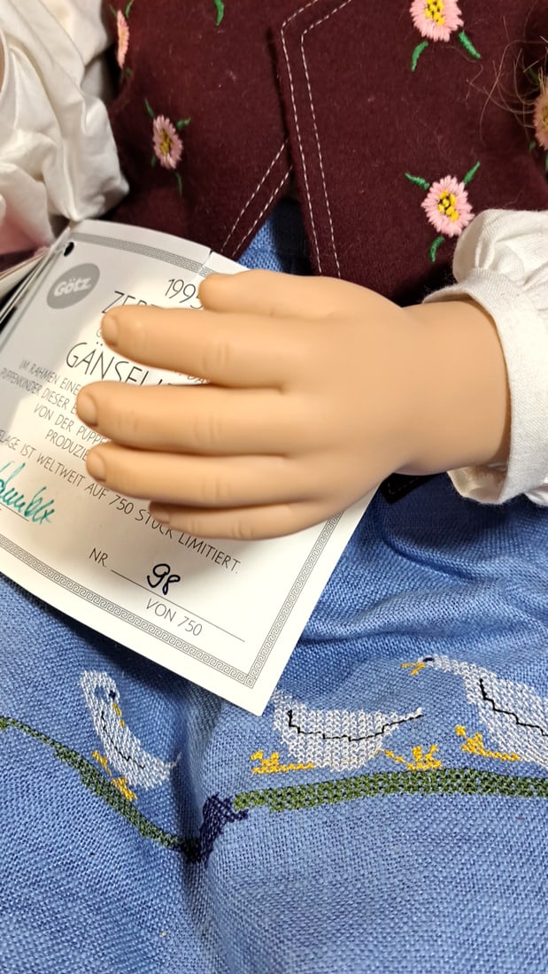 Karin Schmidt Ganseliesel Doll With Coa - 5
