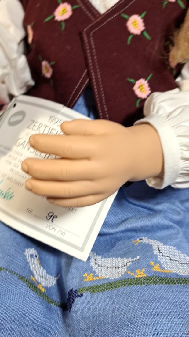 Karin Schmidt Ganseliesel Doll With Coa - 6