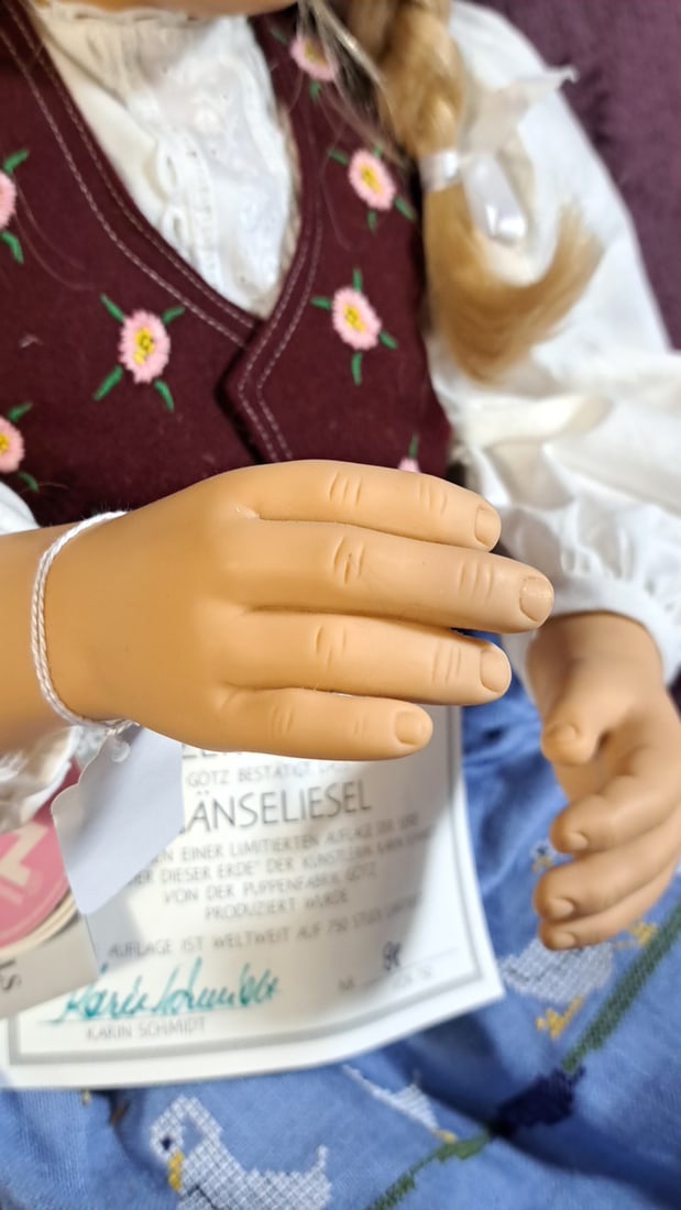 Karin Schmidt Ganseliesel Doll With Coa - 8