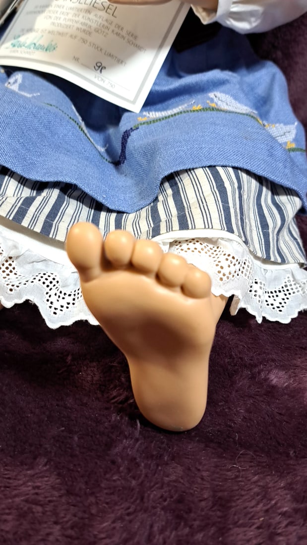 Karin Schmidt Ganseliesel Doll With Coa - 9