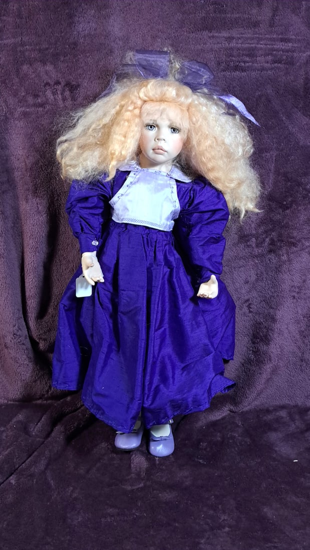 C. Cumming Mary Louise Porcelain Doll 4/20 1995 (1 of 9)
