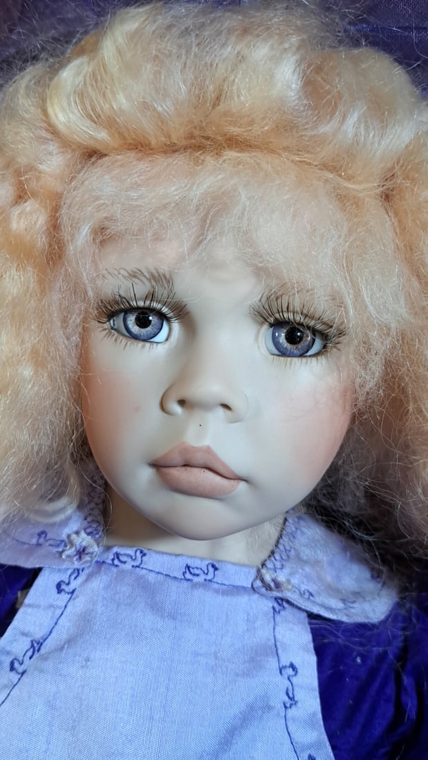 C. Cumming Mary Louise Porcelain Doll 4/20 1995 - 2
