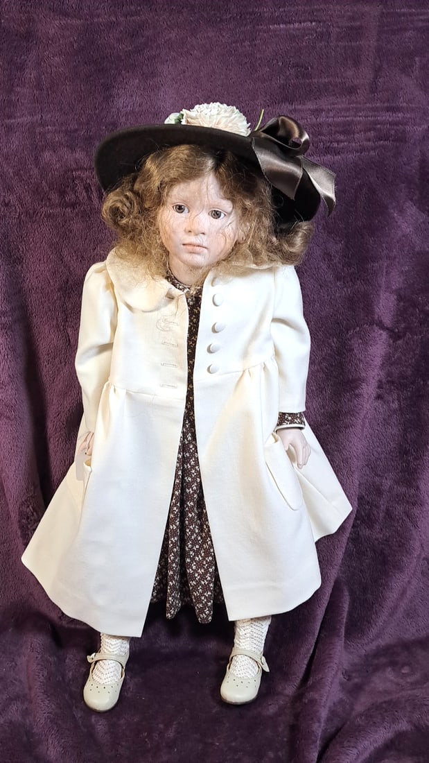 Ruth Treffeisen 1993 Helena 1/15 Limited Edition: Please read descriptions and examine pictures carefully. Take into account shipping when bidding. 40x25x15 15lbs Height: 25 Width: 15 Low Estimate: 50.00 High Estimate: 300.00