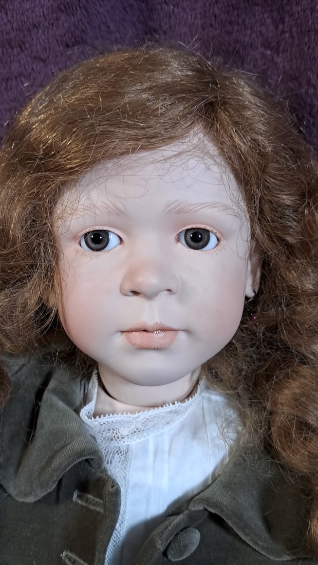 Ruth Mathilde Porcelain Doll 1992 7/75 - 2