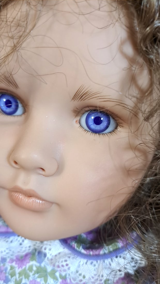 Linda Mason Doll 1992 64/250 - 12