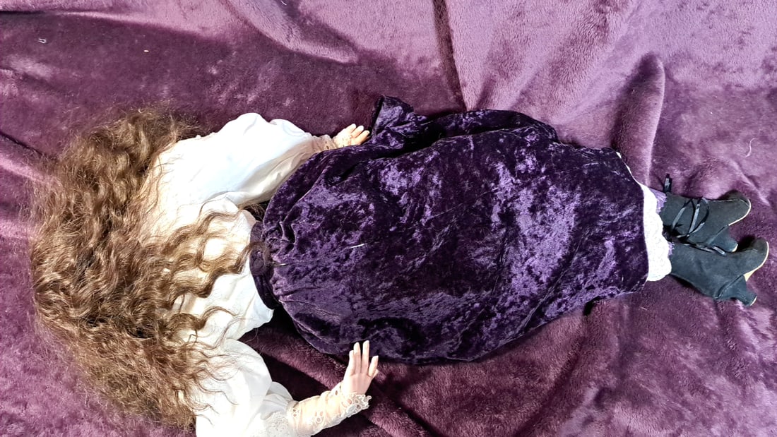 Karen B Aspen Porcelain Doll 1994 - 7