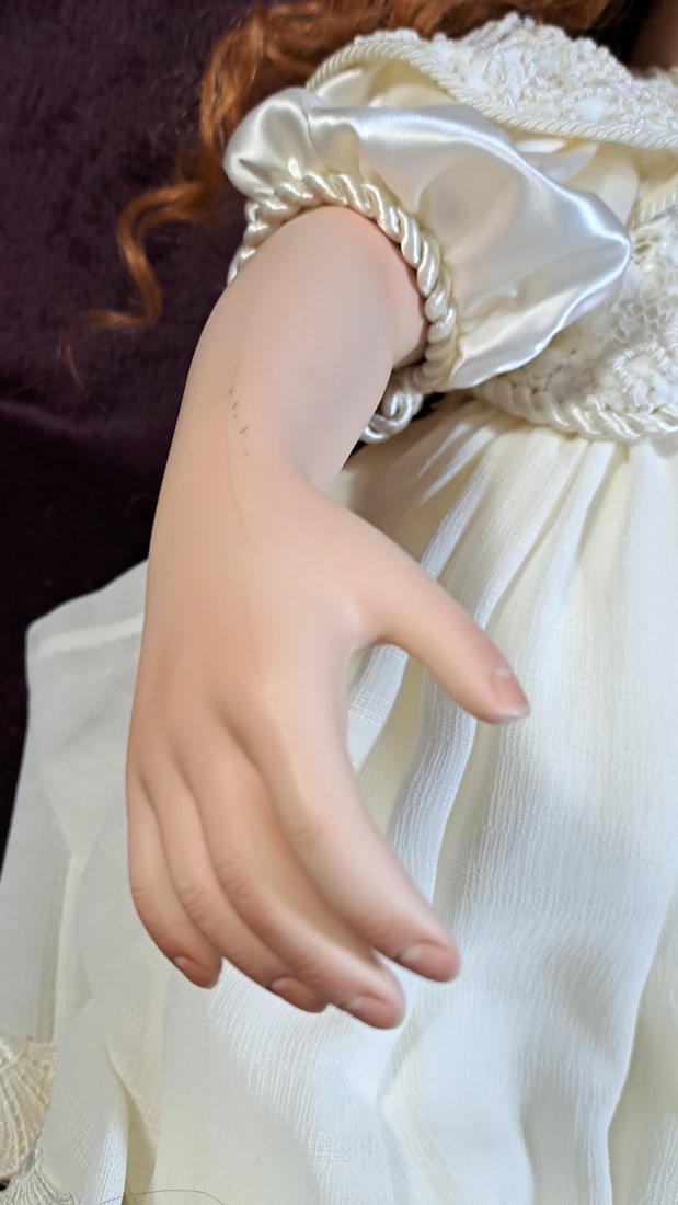 Sofia + Henry Zawierusynski Greta Porcelain 9/35 Signed 1997 - 3