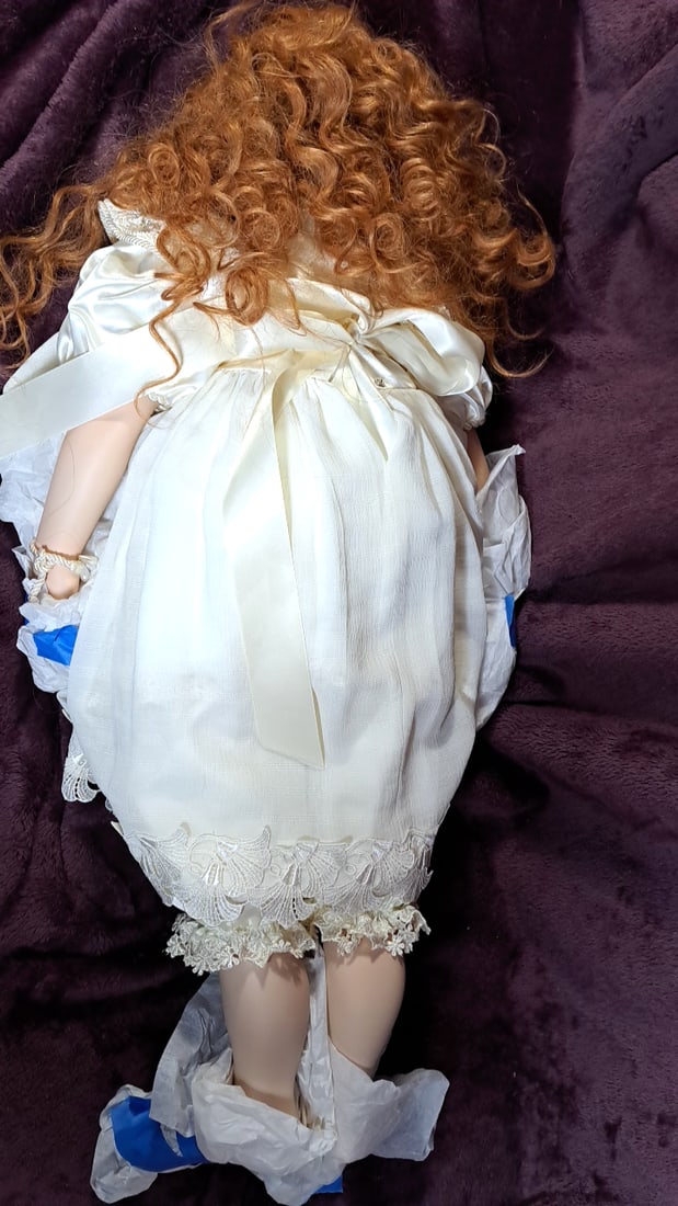 Sofia + Henry Zawierusynski Greta Porcelain 9/35 Signed 1997 - 7