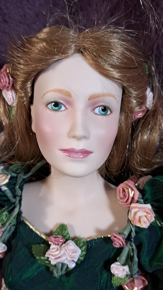 Franklin Heirloom Doll The Rose Princess 1998 Porcelain Doll - 2