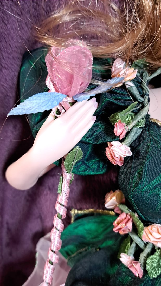 Franklin Heirloom Doll The Rose Princess 1998 Porcelain Doll - 5