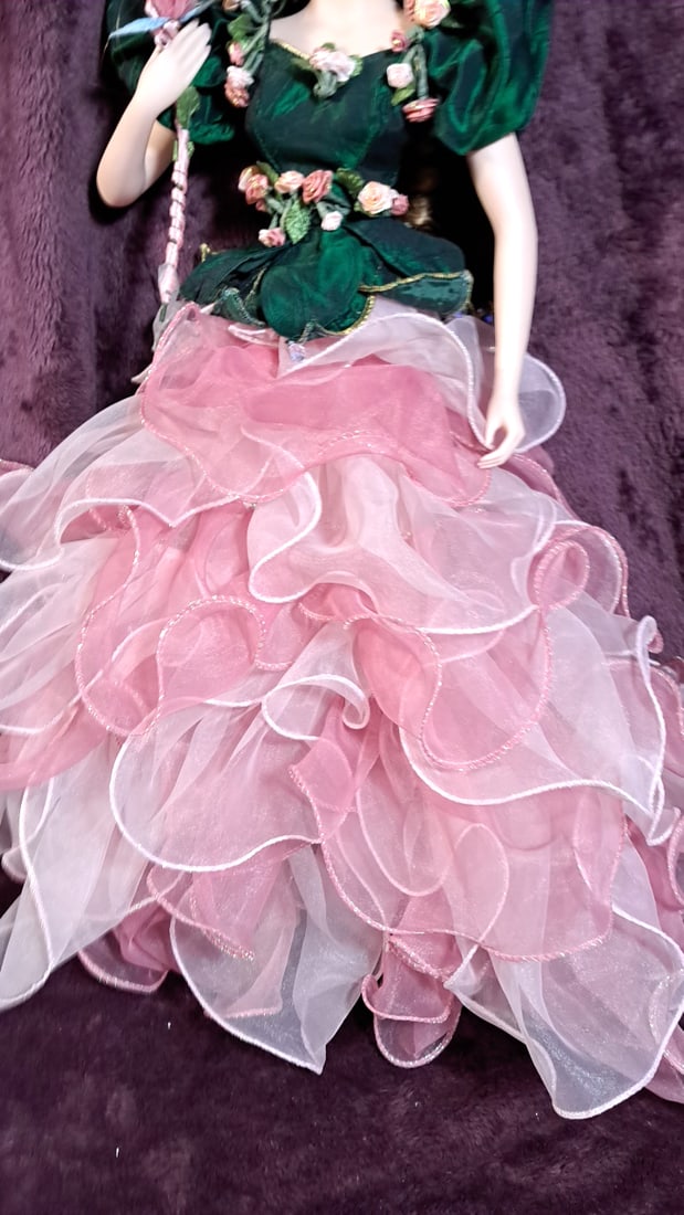 Franklin Heirloom Doll The Rose Princess 1998 Porcelain Doll - 7