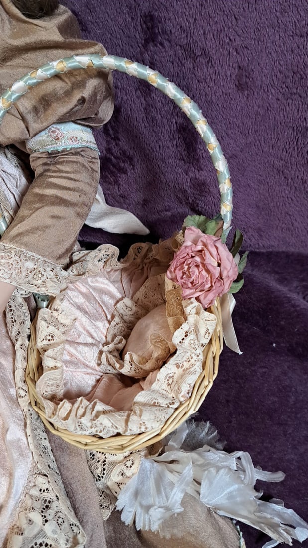 Gr Marie-claire Porcelain Doll With Basket - 10