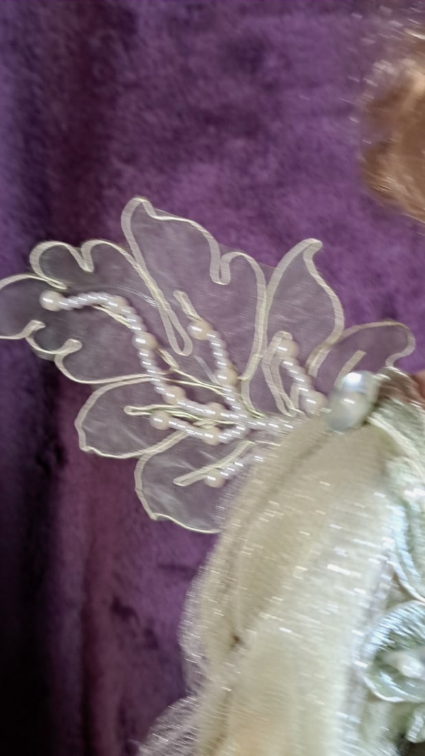 Demeanor Silvestri Porcelain Doll - 10