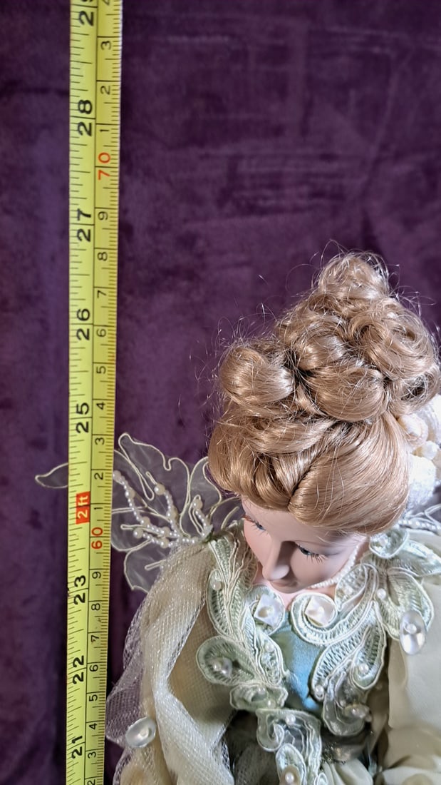 Demeanor Silvestri Porcelain Doll - 12