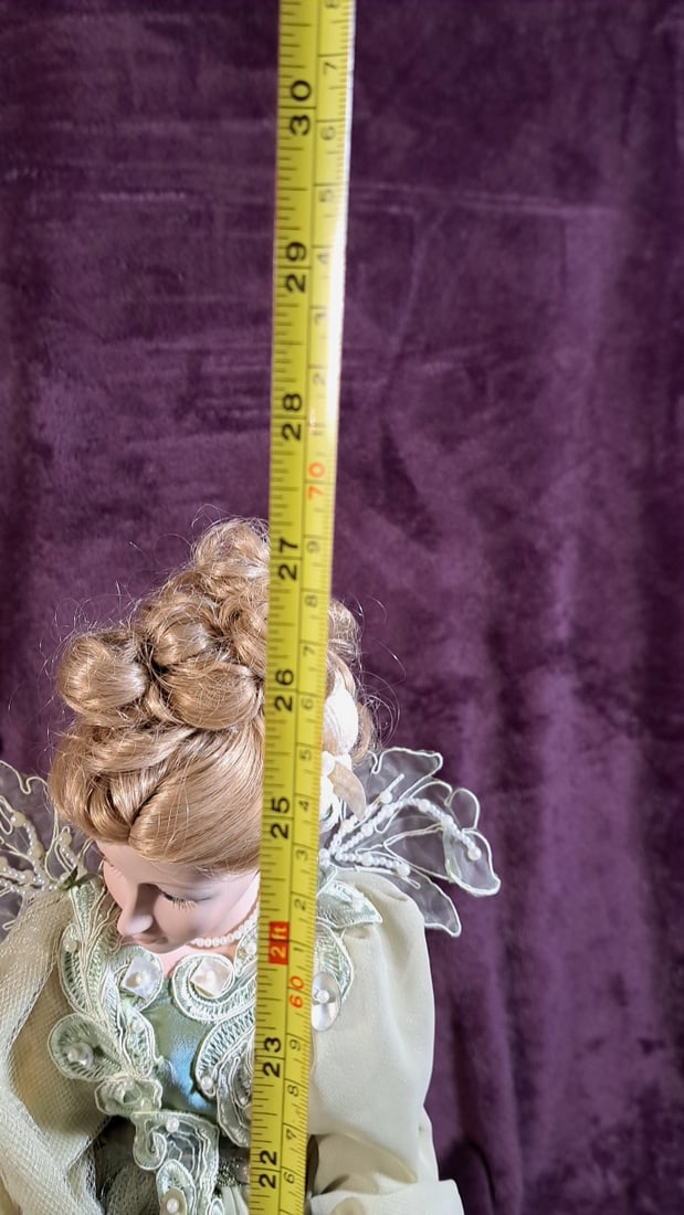 Demeanor Silvestri Porcelain Doll - 13