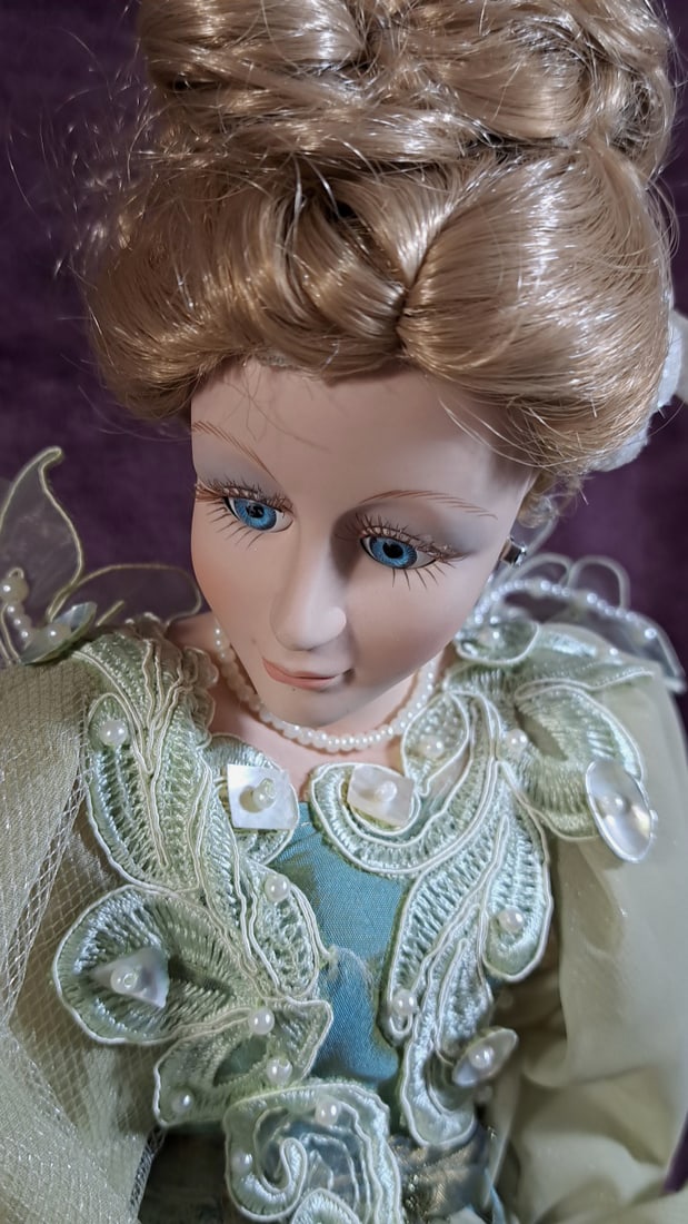 Demeanor Silvestri Porcelain Doll - 3