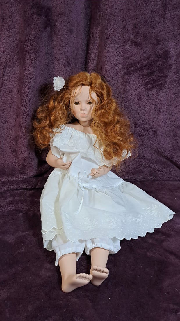 Gr Cecile No. 3 Porcelain Doll 2/50 (1 of 12)