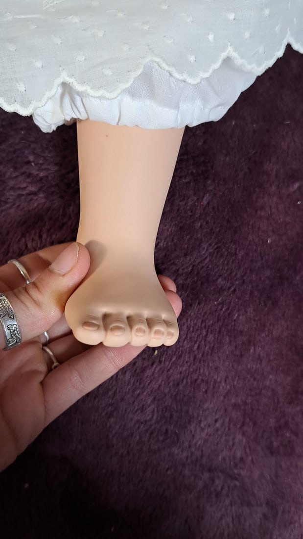 Gr Cecile No. 3 Porcelain Doll 2/50 - 8