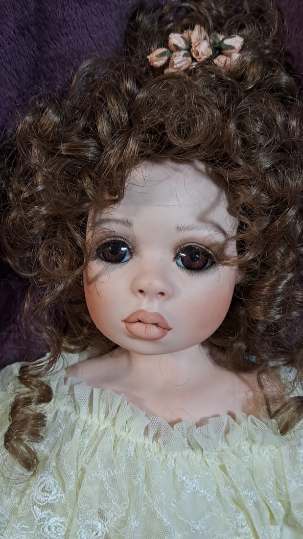 Barbara Grudgeon Victoria Porcelain Doll 1995 With Baby - 2