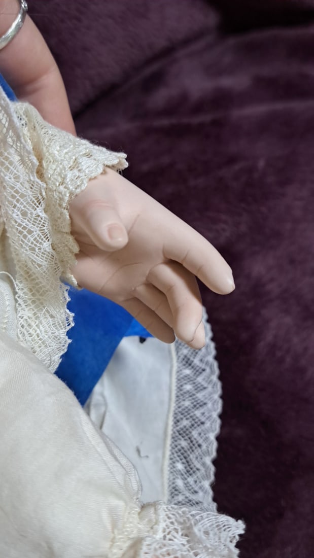 Barbara Grudgeon Victoria Porcelain Doll 1995 With Baby - 5