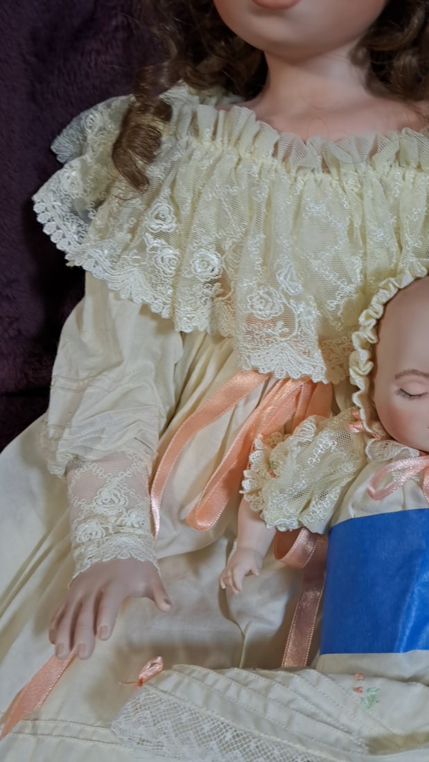 Barbara Grudgeon Victoria Porcelain Doll 1995 With Baby - 8