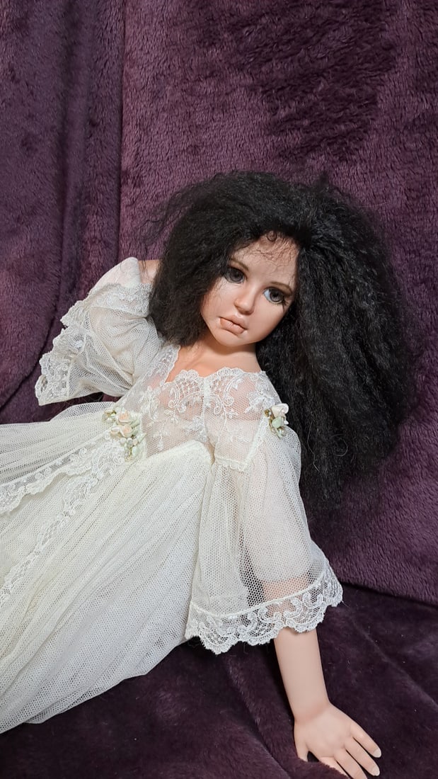 Karen Vemie Porcelain Doll 1999 - 2