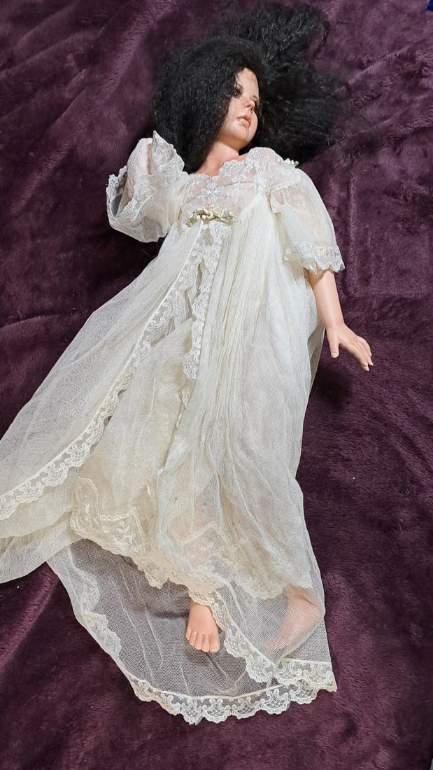 Karen Vemie Porcelain Doll 1999 - 9