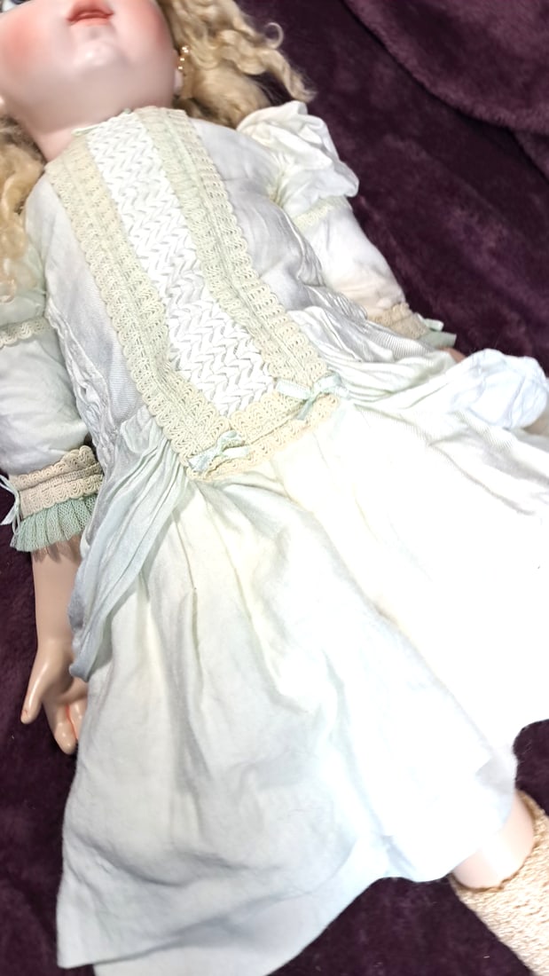 Colleen Phillips Porcelain Doll With Blonde Curls In White Dress And Lace Accents - 7