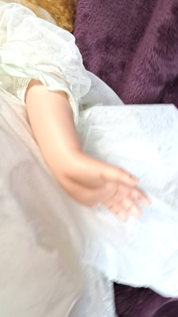 Karen Alderson Virginia Porcelain Doll With Curly Hair In Lace Dress And Hat - 6