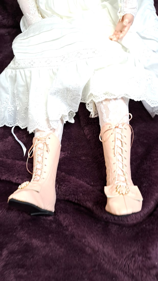 Karen Aldereon Violet Porcelain Doll With White Lace Dress And Brown Hair - 6