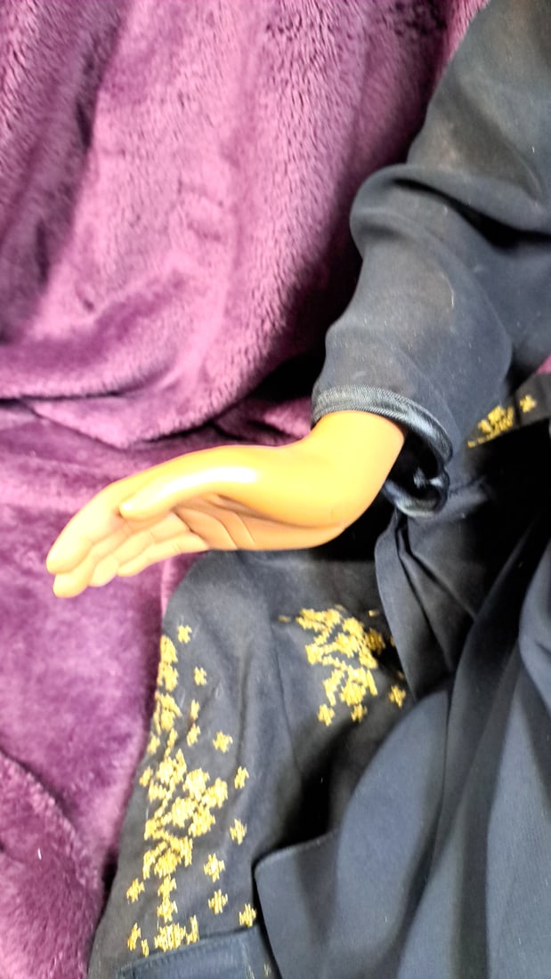 Gotz Philip Heath Jerteh Doll 1995 In Black Outfit With Yellow Embroidery, Black Hair - 6